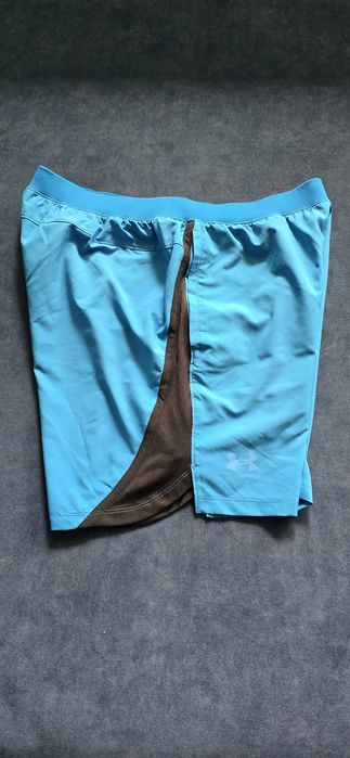 Къси панталони и тениска XL