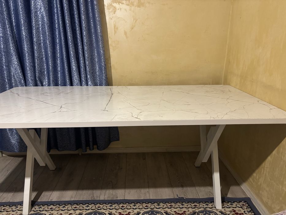 Продам стол с 8 стульями