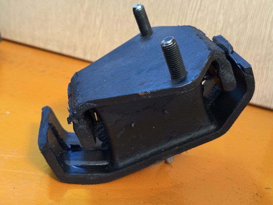 Подушка двигателя Kia Bongo 3