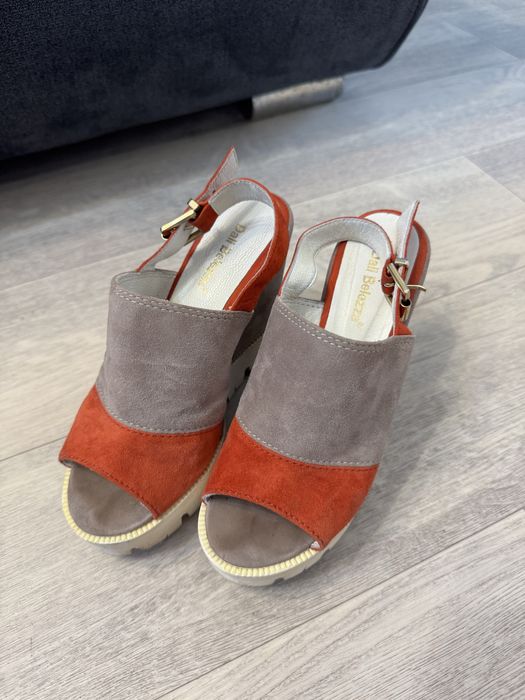 Продаю босоножки на платформе