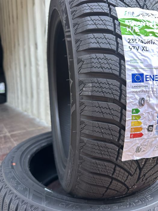 Нови Зимни Гуми LANDSPIDER SNOWTRAXX H/P 235/45R17 97V XL БОРД 2354517