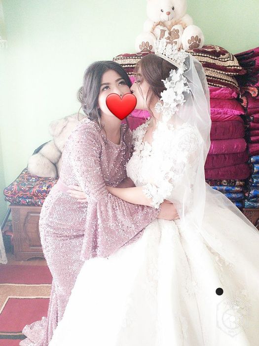 Куйне 200$ га олинган 1 марта кийилган йенги буйича турибти