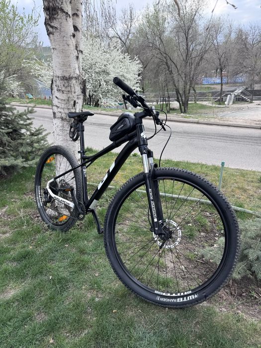 Велосипед GT Avalanche Comp 29