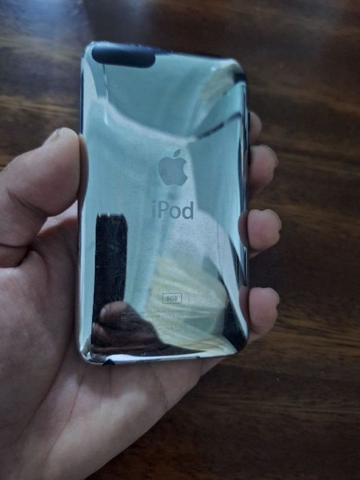 Apple ipod 2 gen 8GB