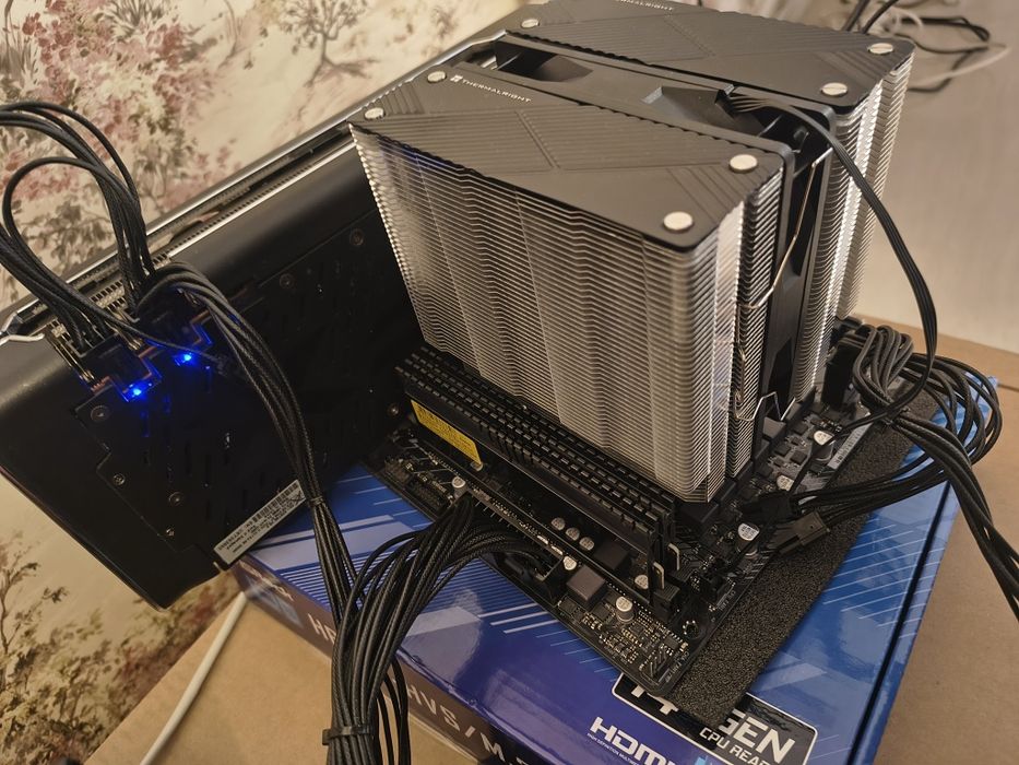 Placa baza LGA1700 AsRock H610M-HVS/M.2 NVME DDR4 ca noua garantie2027