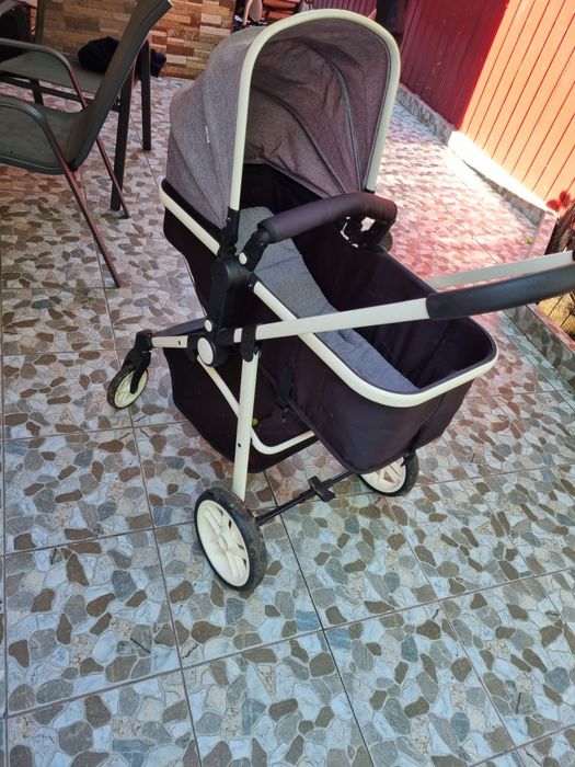 Vând 2 cărucioare de copii