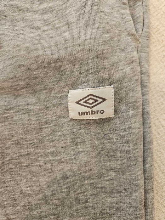 Продават се нови, мъжки къси панталони "UMBRO"