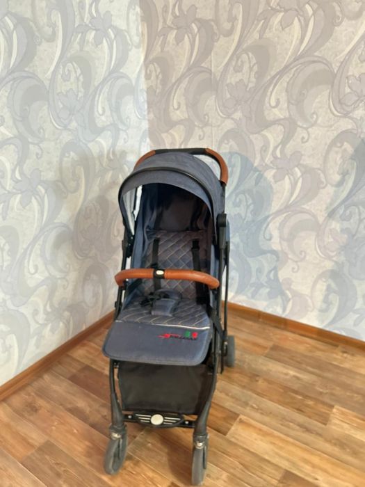 Продам коляску новую