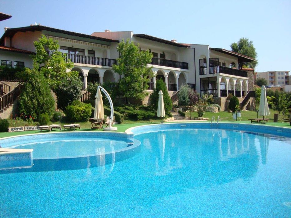 Продава се Къща в Бургас, Изгрев - 311 кв.м за 1673 €/кв.м - Снимка #1