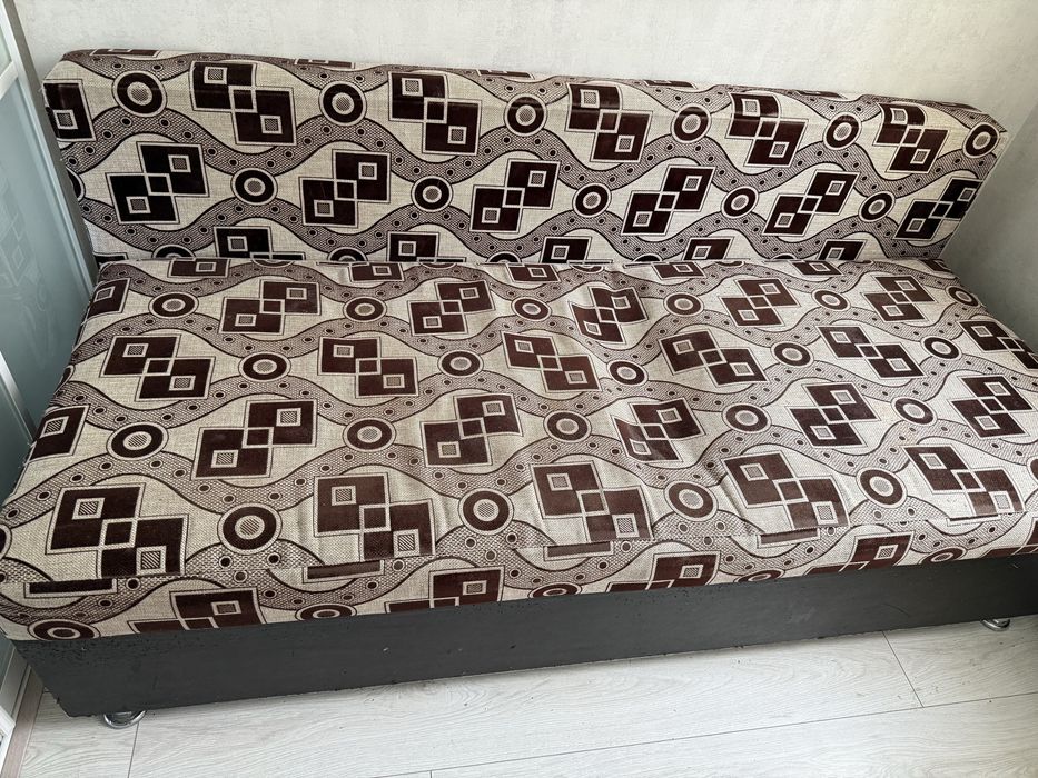 Отдам даром диван тахту