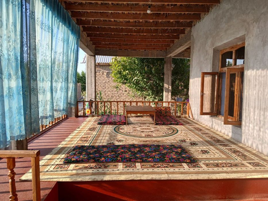 Ховли уй сотилади