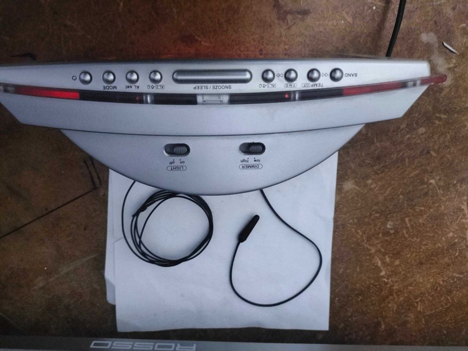 Продается часы-будильник-FM-AM-радио