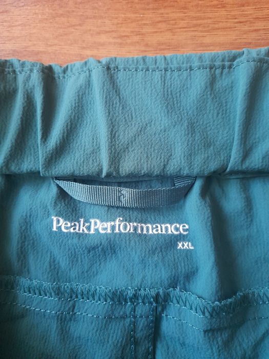 Peak performance мъжки къси панталонки 2XL размер.