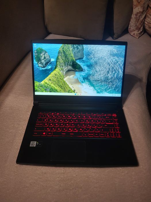 MSI геймърски лаптоп