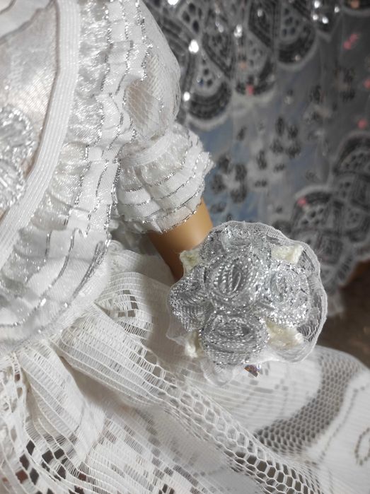 Новая кукла с дополнительной одеждой