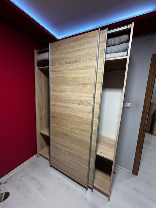 Гардероб от мебелен магазин Jusk