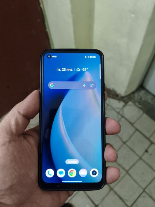 Продам телефон Realme 8