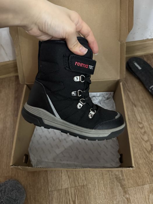 Продам детские сапоги Reima