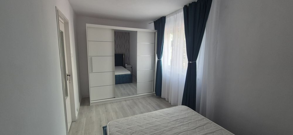 Inchiriez Ap 3 camere Dambu.
