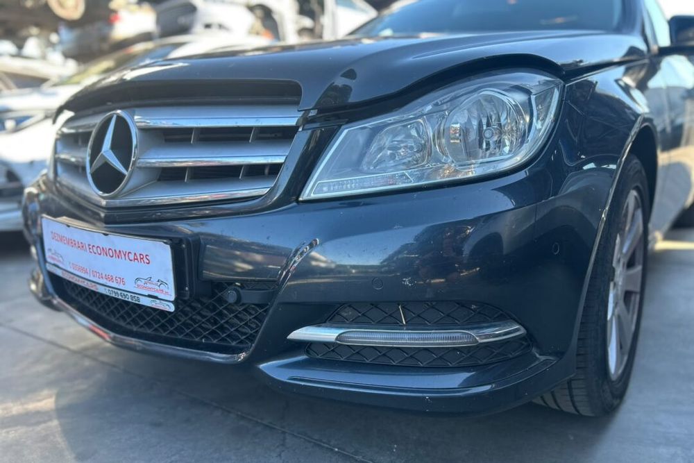 Far Stanga/Dreapta Mercedes-Benz C-Class W204 Facelift - An 2013