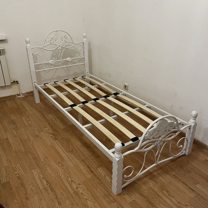 Две кованные кровати