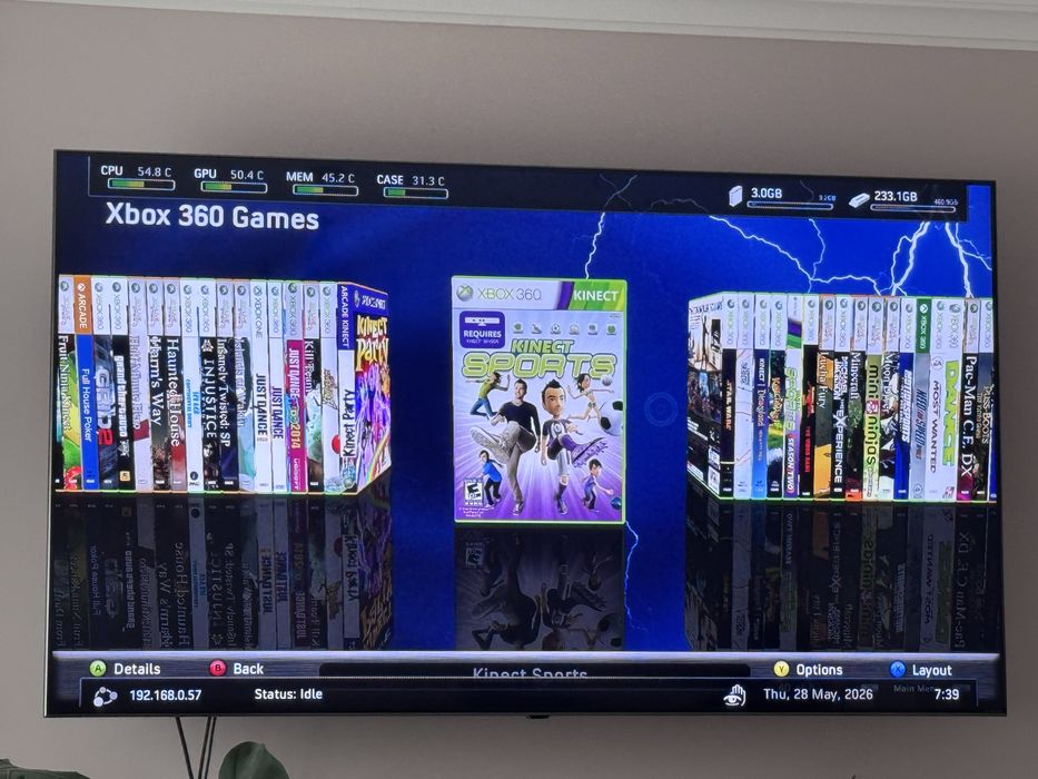 Xbox 360 Slim Modat + senzor Kinect de miscare + 2 controllere + 80 de jocuri gata instalate