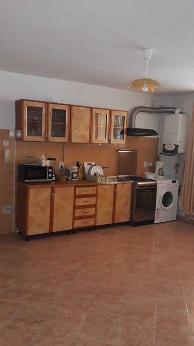 De vanzare apartament 57 m² decomandat  la demisol