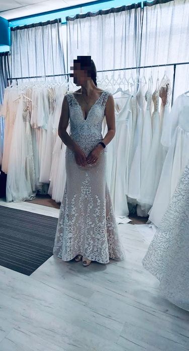 Vand rochie de mireasa!