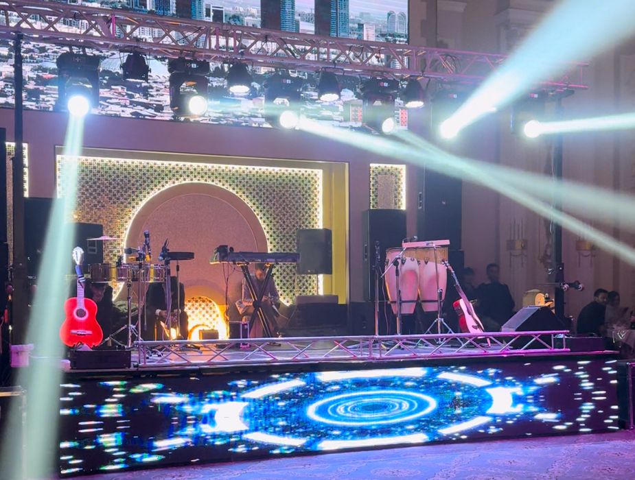 Saxna svetamuzika podyum