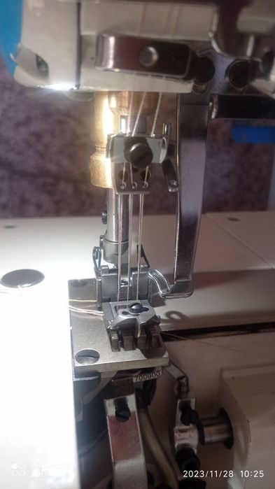 Продаётся швейная машина