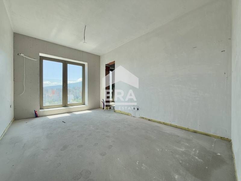 Панорамен тристаен апартамент с гледка към Витоша и града в кв. Красно