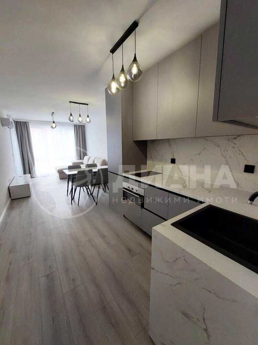Продава се Двустаен апартамент в Пловдив, Център - 75 кв.м за 1934 €/кв.м - Снимка #1