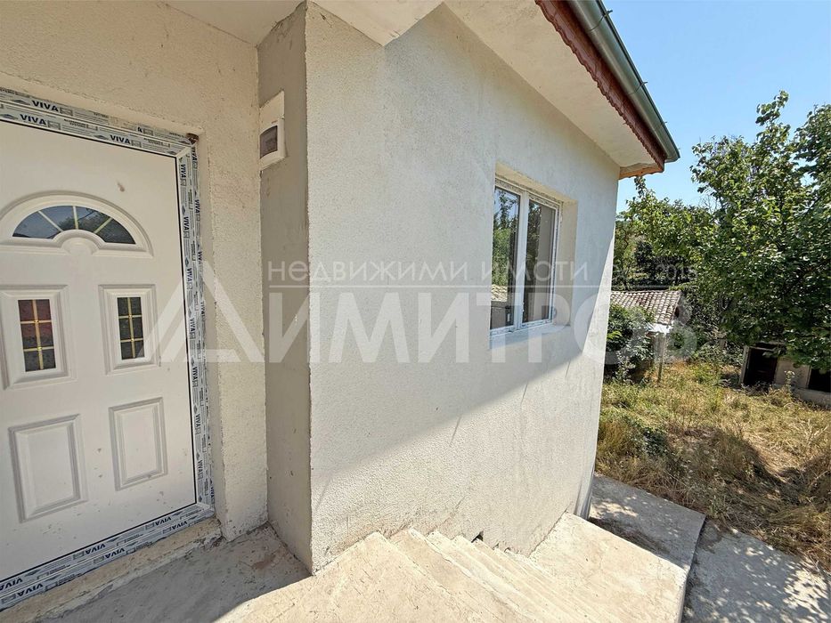 Продава се Къща в с. Стоян Михайловски, Област Шумен - 162 кв.м за 463 €/кв.м - Снимка #12