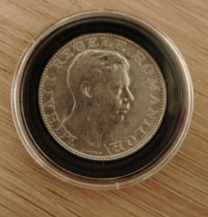 O Colecție De 50 Monede de. 200 lei Românești