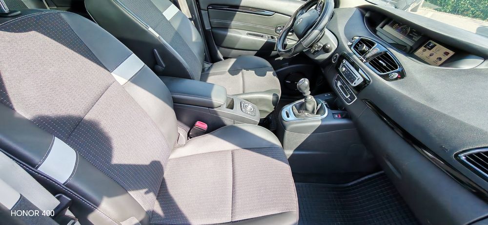 Renault scenic 3  1.5 DCI Bose trapă panoramică