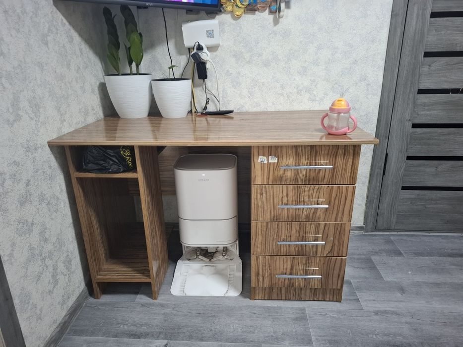 Продам компьютерный стол