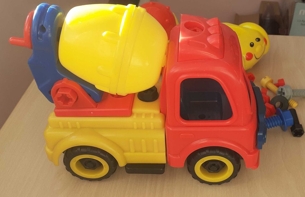 Детско камионче бетоновоз