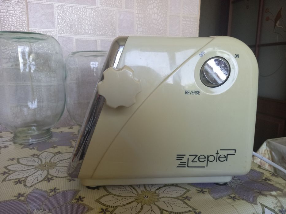 Мясорубка электрическая