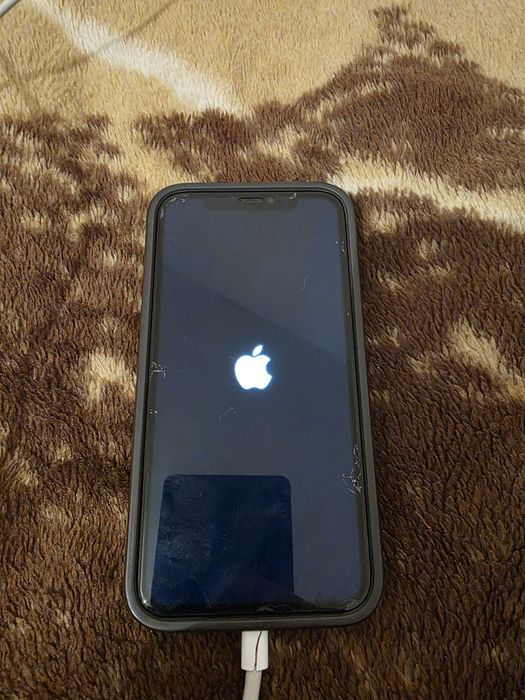 Продам Iphone 11