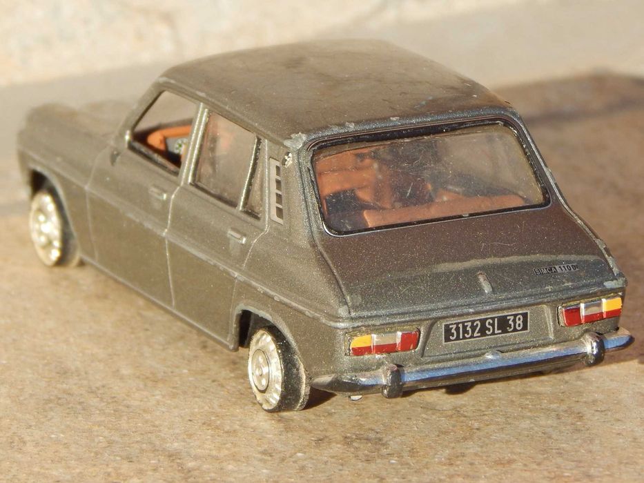 Macheta Simca 1100 1968 scara 1:43 uzata cu multe lipsuri pt diorame