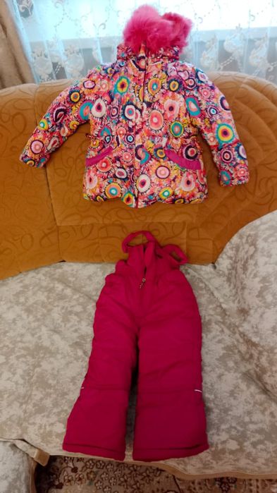 Продам комбинезон,куртка зима на девочку