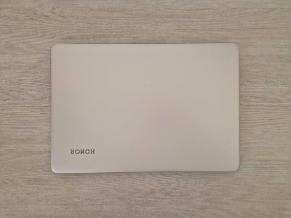 HONOR MagicBook Core i5-8265U / 8GB UltraBook в идеальном состоянии