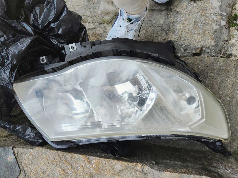 Фарове Subaru forester