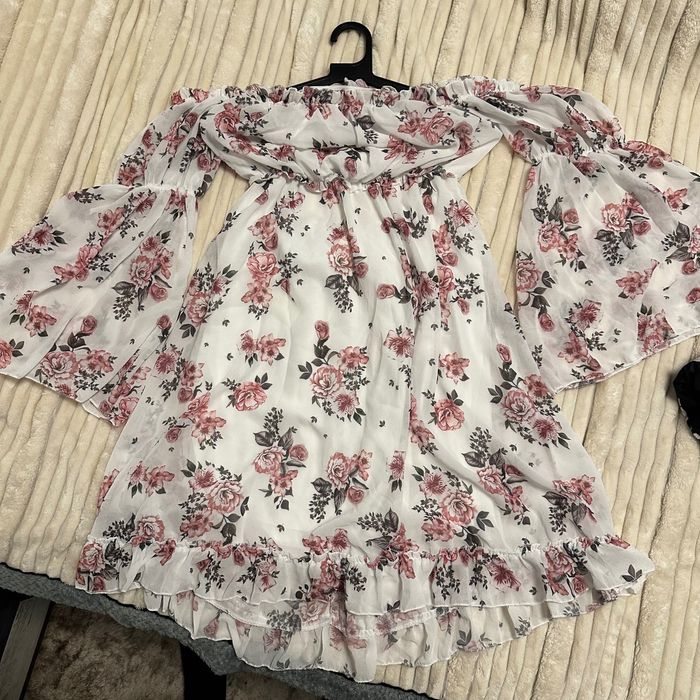 Рокля нежна за повод и ежедневието