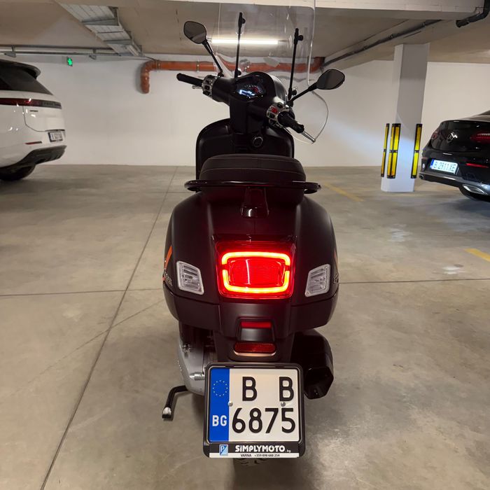 Скутер Vespa 300 GTS
