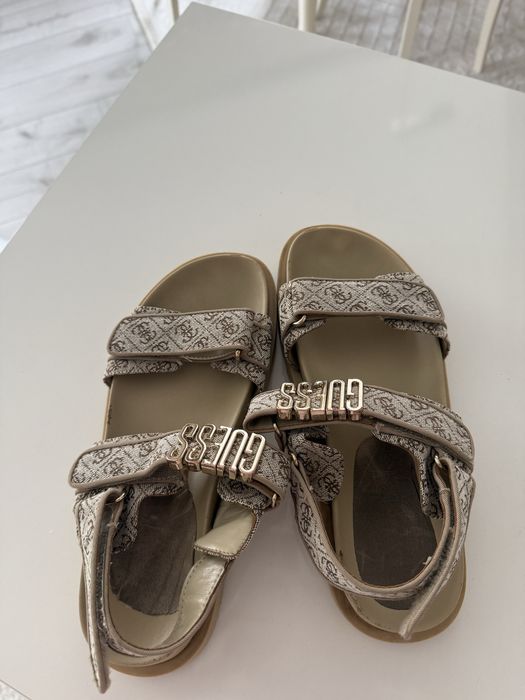 Дамски сандали Guess