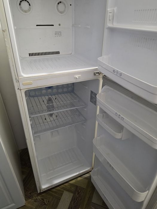 Холодильник на продажу