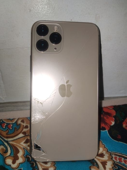 Продам Iphone 11 pro 64