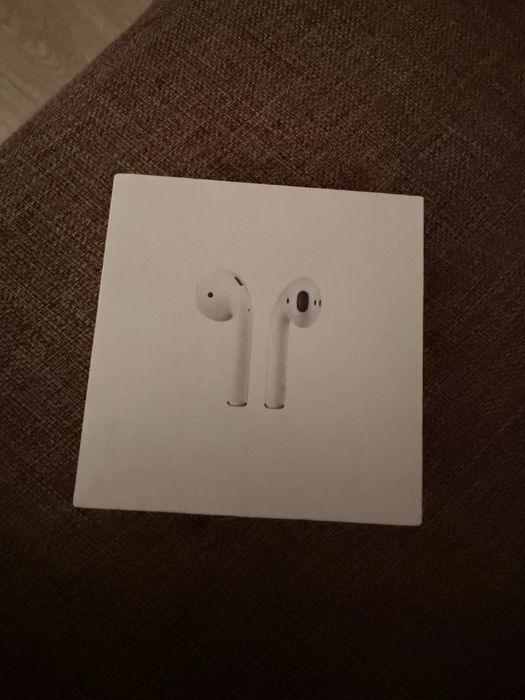 Наушники AirPods