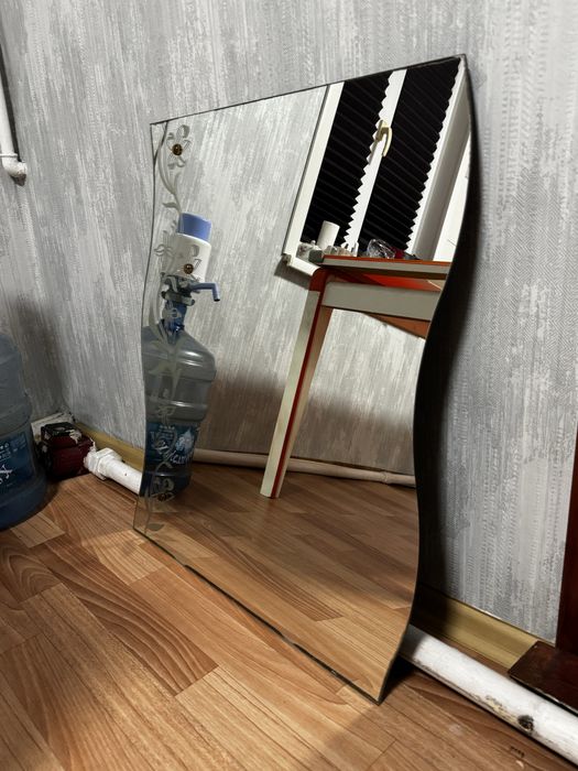 Зеркало настенное